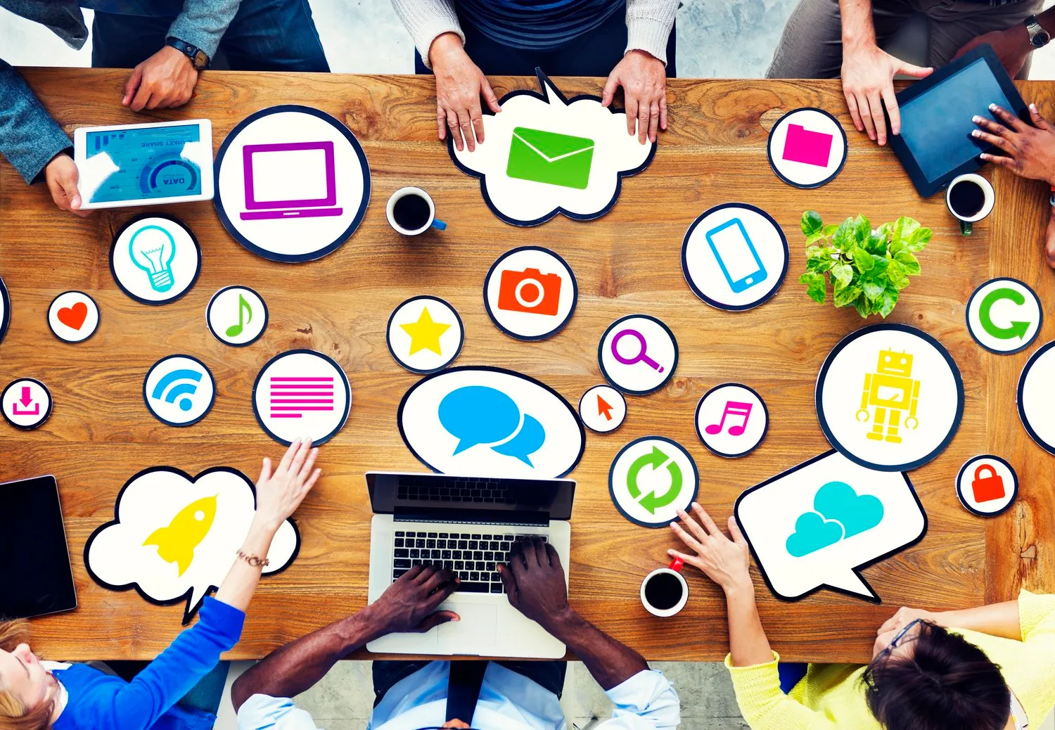 بازاریابی محتوا در شبکه های اجتماعی: راهکاری موثر برای رشد کسب و کار